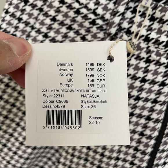 BAUM UND PFERDGARTEN NATASJA SHORTS - Picture 3 of 7